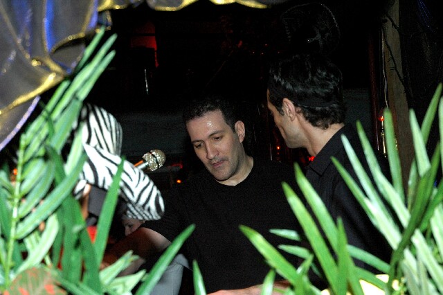 min 2006 02 19 sharkys 104